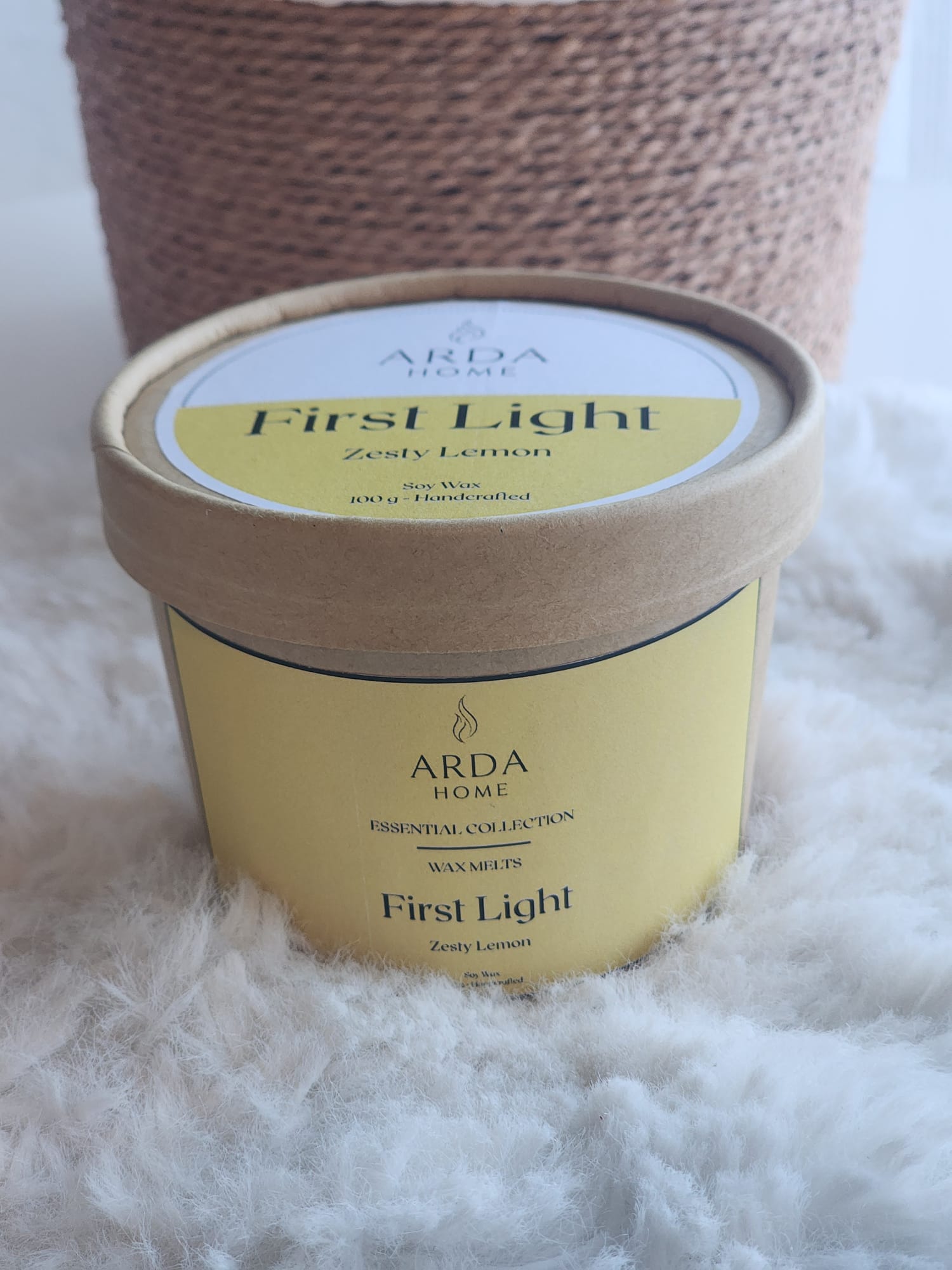Presentación de los wax melts First Light de ARDA HOME con aroma Zesty Lemon.